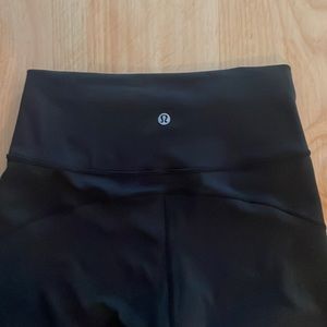 Lululemon In Movement Legging 25” Black sz 6 Everlux MSRP $108